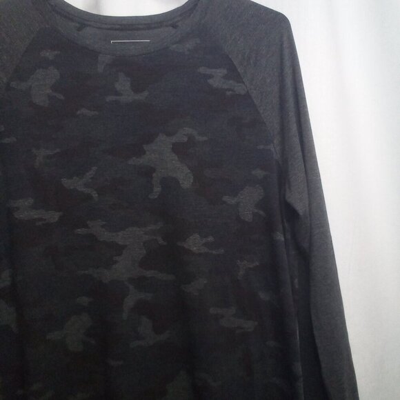 Express Shirt M Women Long Sleeve Stretch Thermal Camo Gray Black - Picture 8 of 15